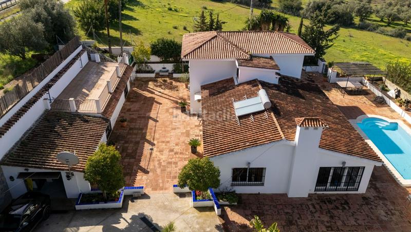 Foto 958b2cc0-e2ce-4d56-bb34-8534b190ad1c. Country house with pool in Centro Alhaurín el Grande