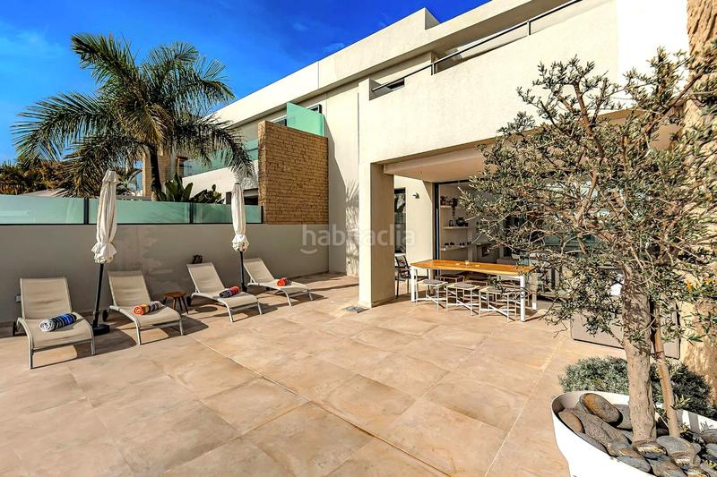 Foto 9e52015b-b0f7-44e0-b914-1f8137e1f75b. Casa amb aparcament piscina a La Caleta Adeje