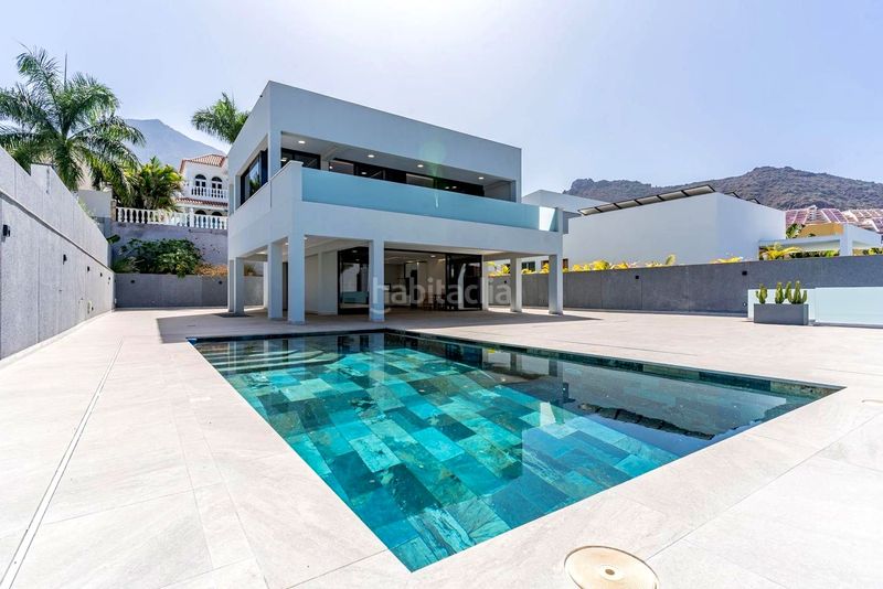 Foto 6304c284-2c8e-49e5-a727-bd9f5a753ccf. Casa amb aparcament piscina a Playa Fañabé Alto Adeje