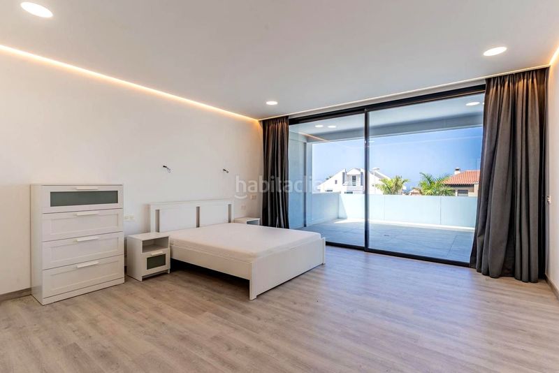 Foto f5a2104d-b745-472e-8699-d397b0fb7fa8. Casa amb aparcament piscina a Playa Fañabé Alto Adeje