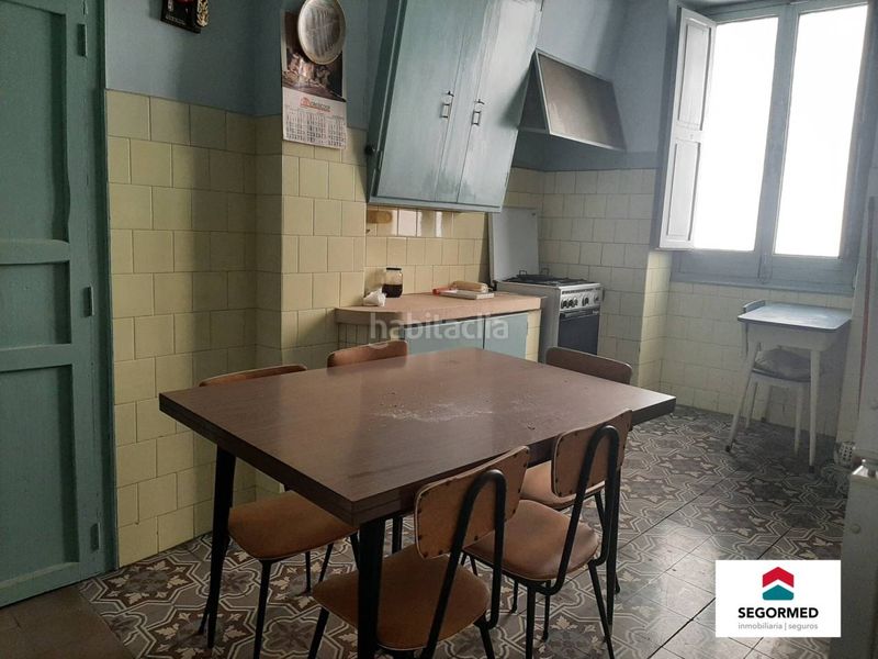 Foto f950f77c-e7ec-4643-a392-1ba9f4dc5e6a. Edifici a Segorbe