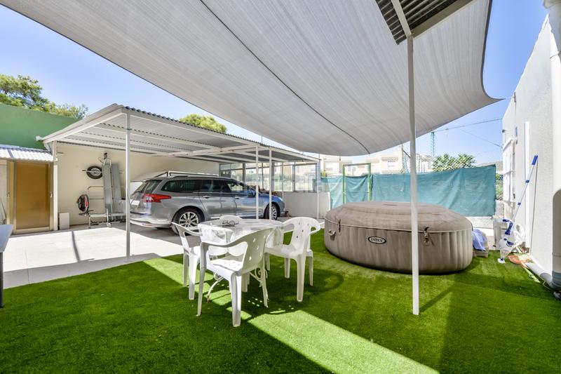 Foto 0db06990-4c40-47e3-9c93-f19cd7dcac02. Local comercial en exclusiva, venta de restaurante y vivienda en Campello (el)