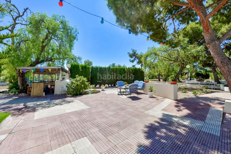 Foto 108e591f-cfe0-4bb5-9fad-b58dd7c003a1. Local comercial en exclusiva, venta de restaurante y vivienda en Campello (el)