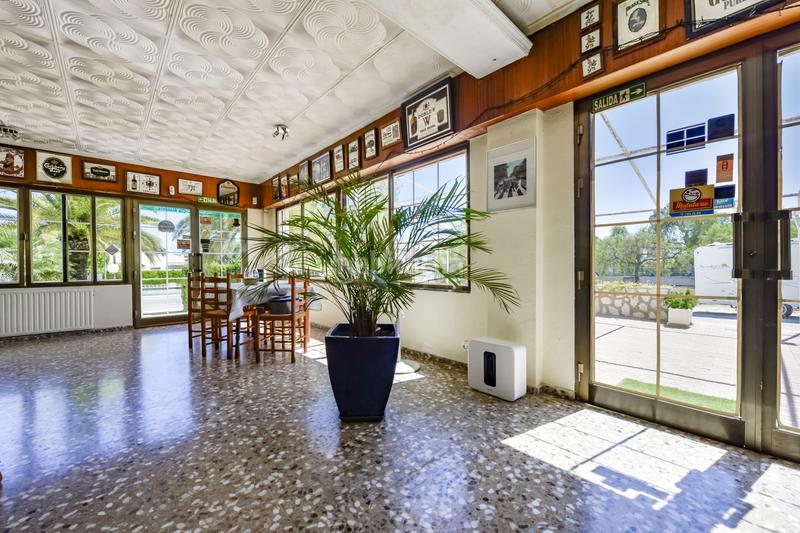 Foto 2b8d04ee-f119-4409-82cd-096e97b0e6aa. Local comercial en exclusiva, venta de restaurante y vivienda en Campello (el)