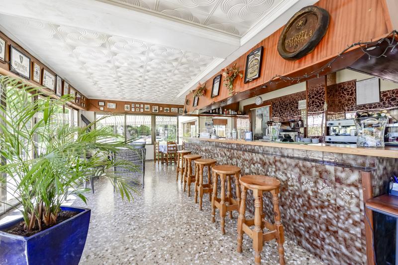 Foto 48fac7cf-258c-4adc-a131-91a3a01a0c0a. Local comercial en exclusiva, venta de restaurante y vivienda en Campello (el)