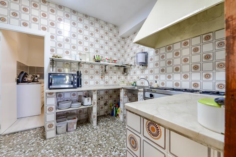 Foto 806e5858-475e-49db-be8e-d240ed799ec7. Local comercial en exclusiva, venta de restaurante y vivienda en Campello (el)