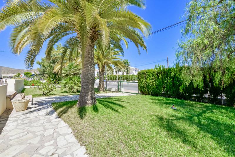 Foto ca3f87f1-07a6-41e3-9a0e-76818f334cde. Local comercial en exclusiva, venta de restaurante y vivienda en Campello (el)