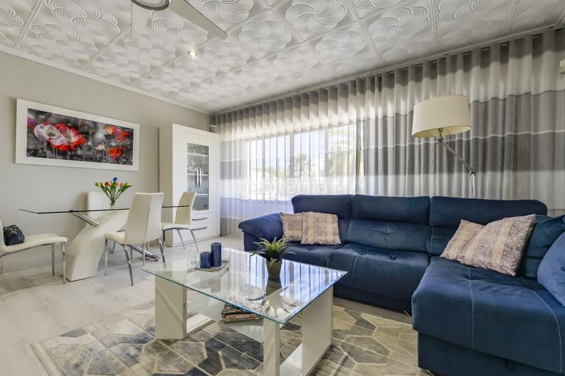 Foto f0b9451d-e4a7-4e47-943d-1795da11bcad. Local comercial en exclusiva, venta de restaurante y vivienda en Campello (el)