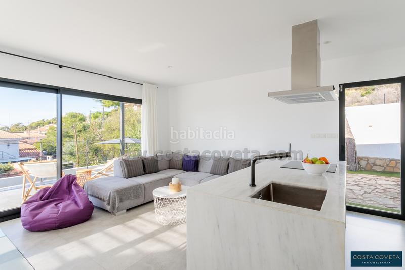 Foto 301b9555-c76a-4042-82cc-2cdee5d332e9. Casa in osca d' 9 in Pueblo Español-Coveta Fumá Campello (el)