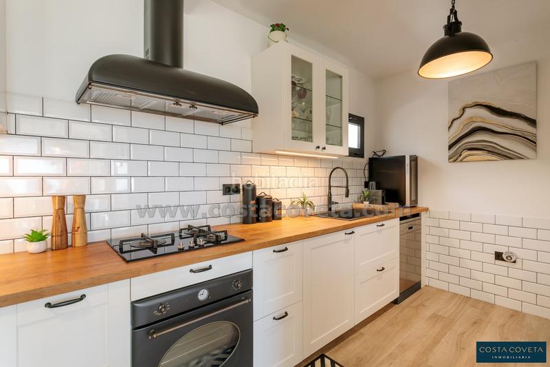 Foto f86435f5-43e8-41e9-adad-2bd975814fee. Casa a oslo 4 a Pueblo Español-Coveta Fumá Campello (el)