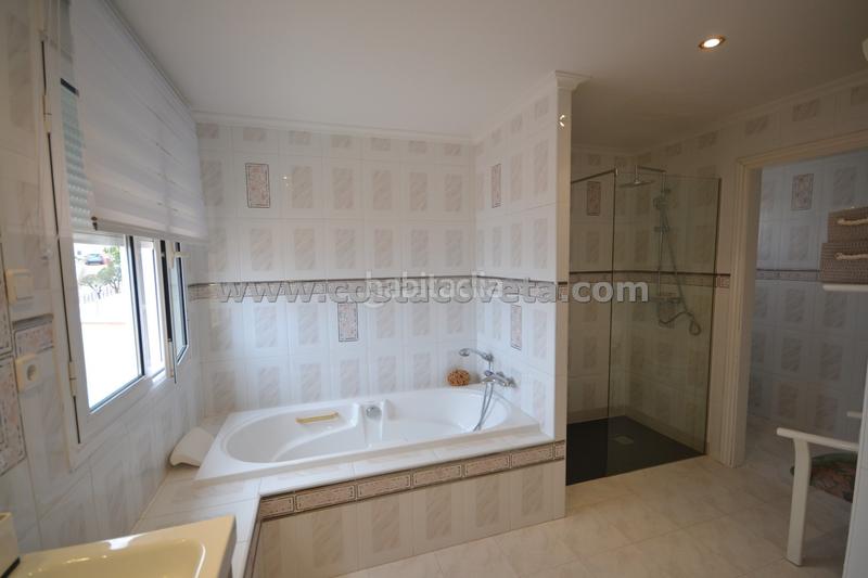 Foto 03a98aa4-3dbe-429f-b898-dc084f79a9cb. Maison avec parking piscine dans Pueblo Español-Coveta Fumá Campello (el)