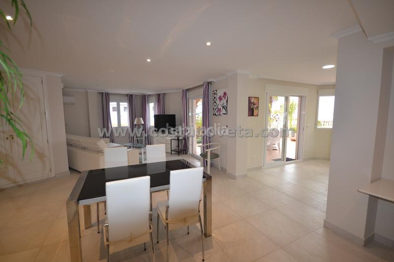 Foto 59e9602f-d8bc-4ada-ab69-4b0c8ca1e80d. Maison avec parking piscine dans Pueblo Español-Coveta Fumá Campello (el)