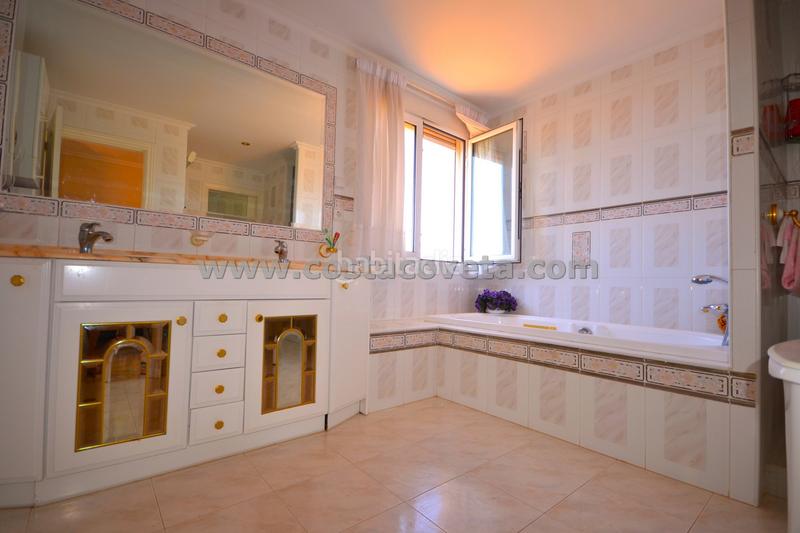 Foto 610c76eb-96fc-4bb9-a2fb-f108c236b3ed. Maison avec parking piscine dans Pueblo Español-Coveta Fumá Campello (el)