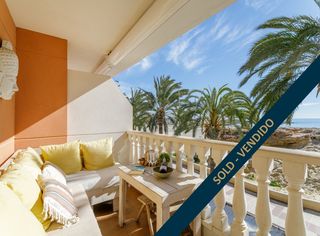 Apartament en Currican del 26. Encantador apartamento en primera l�nea de mar en paseo maritimo
