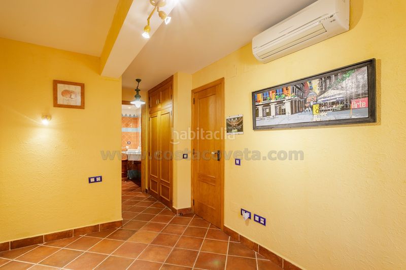 Foto a1b81e5b-2c49-4502-8790-81ef88579612. Casa a osca d' 10 a Pueblo Español-Coveta Fumá Campello (el)