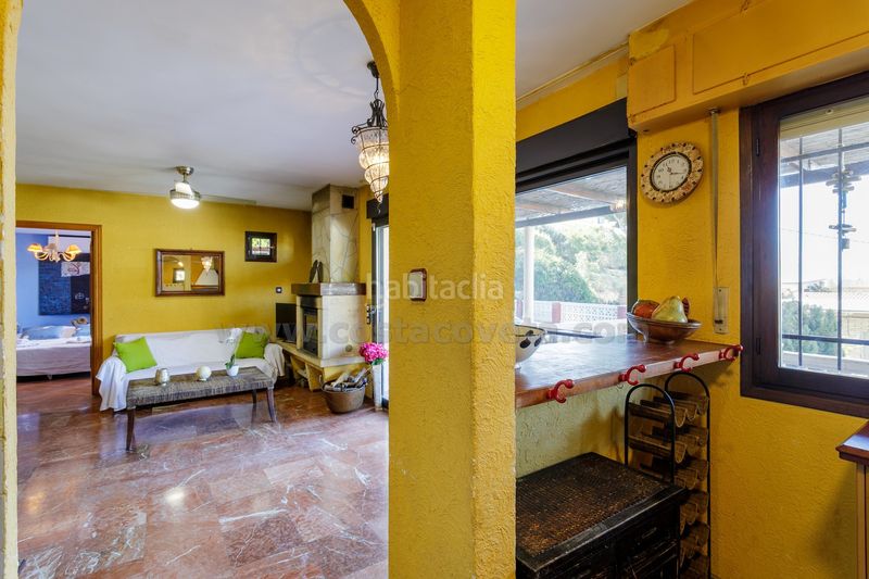 Foto ba8ee92b-9f99-4cd9-8990-a0cce1ffb8f0. Casa a osca d' 10 a Pueblo Español-Coveta Fumá Campello (el)