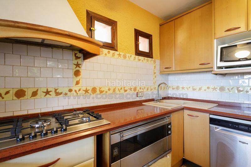 Foto ca5bd7da-b0e0-4f75-ba95-ce08d1f4e2ac. Casa a osca d' 10 a Pueblo Español-Coveta Fumá Campello (el)