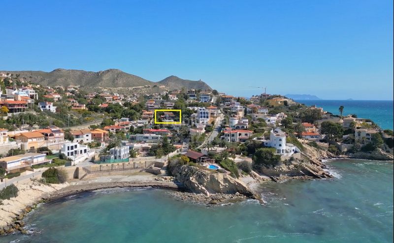 Foto ed7356bc-2e79-4f44-b796-393d8fb32c58. Casa a osca d' 10 a Pueblo Español-Coveta Fumá Campello (el)
