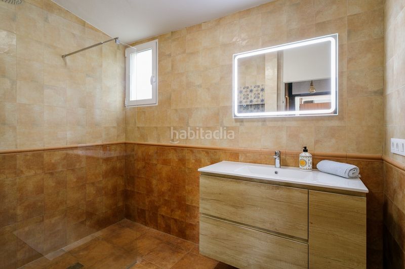 Foto bf08e3cc-f090-4f43-9e1a-08390c4fca0c. Casa a torrent 7 a Pueblo Español-Coveta Fumá Campello (el)