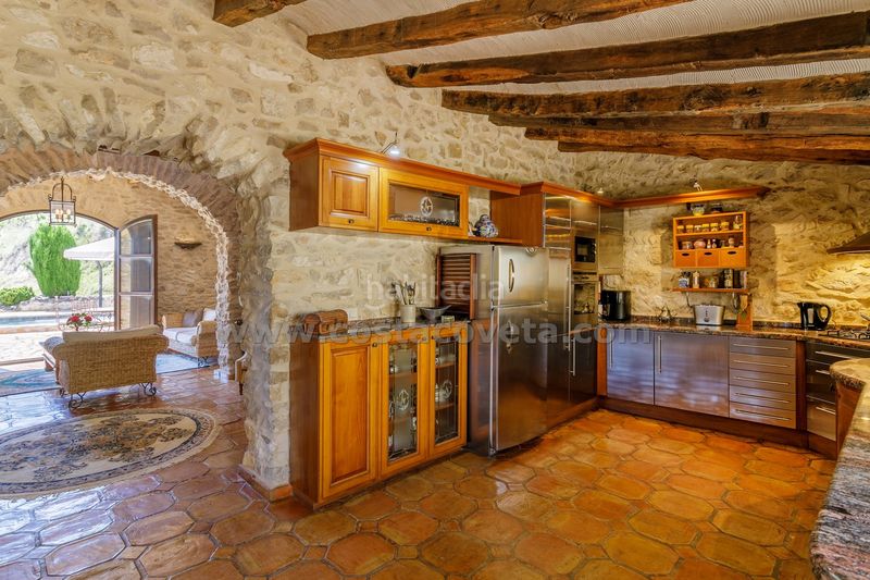 Foto 0f9450ad-eaa8-42ca-a4fd-ce9363b710c1. Casa amb calefacció aparcament piscina a Relleu