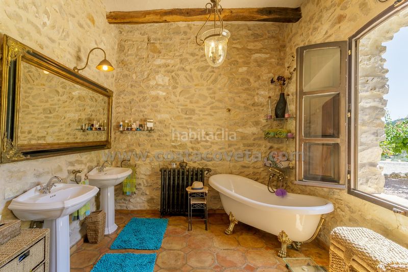 Foto 1c10eb95-a8f2-415a-8383-28b6e4987f0d. Casa amb calefacció aparcament piscina a Relleu