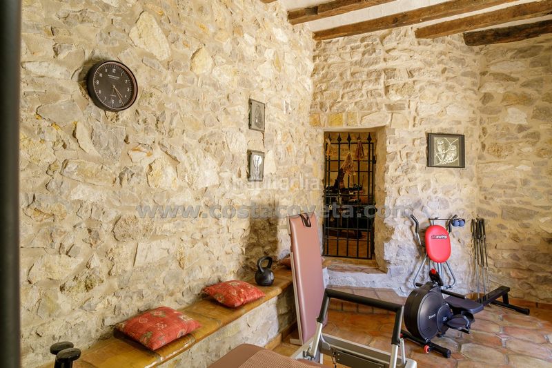 Foto 5600dd77-c704-4379-92c0-22326e44fd27. Casa amb calefacció aparcament piscina a Relleu