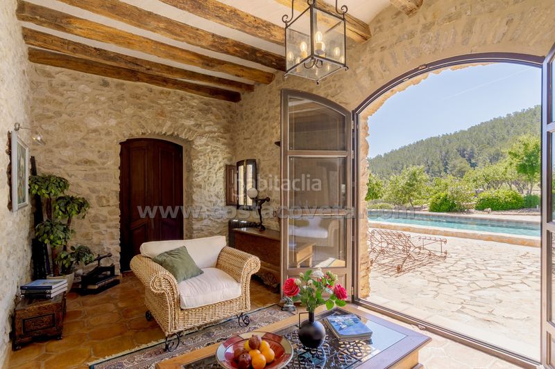 Foto 60b23783-8a25-43f6-a2e5-b60839b6dfec. Casa amb calefacció aparcament piscina a Relleu