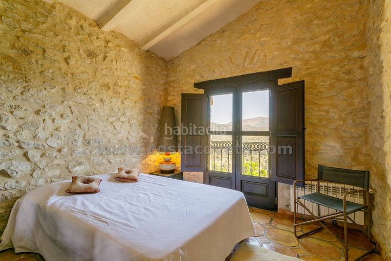 Foto b11175ba-24ba-4cc3-ac56-e91500762710. Casa amb calefacció aparcament piscina a Relleu