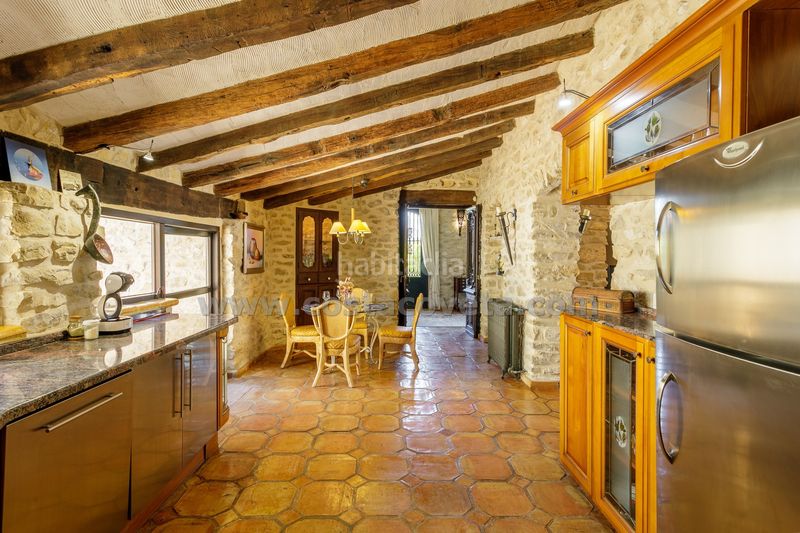Foto cdbdd891-2077-43d9-a134-e35f218fd908. Casa amb calefacció aparcament piscina a Relleu