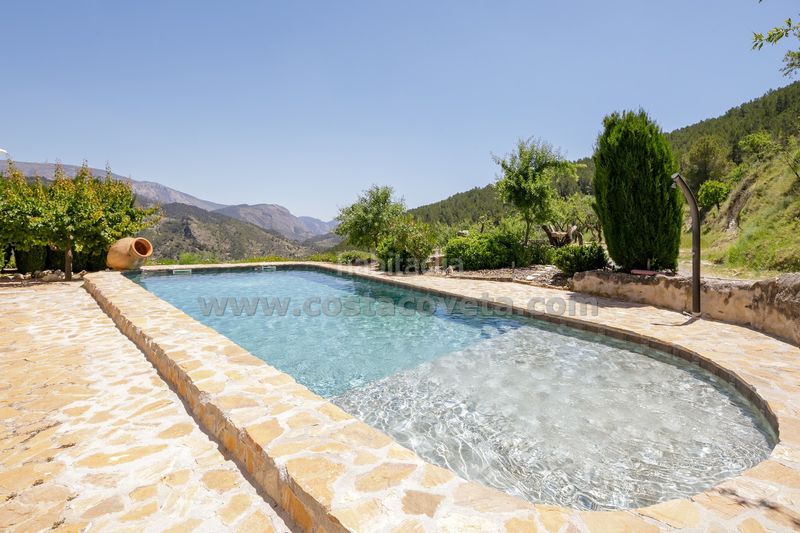 Foto de6dca64-5412-442b-93c3-be8acbb38740. Casa amb calefacció aparcament piscina a Relleu
