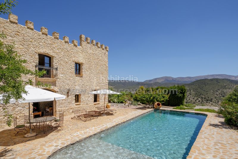 Foto ec6c55ee-f20a-4caa-8e95-e8aa62b36ad0. Casa amb calefacció aparcament piscina a Relleu