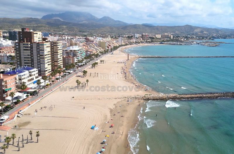 Foto 4d2a87b2-5bc8-46c5-9e5a-f37ef9278a10. Àtic a sant bartolomeu 30 a Campello Playa Campello (el)