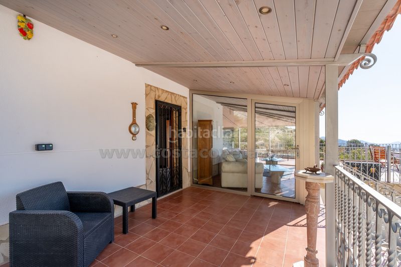 Foto 872a6b8d-1157-4642-b760-c345c193fc7e. Casa amb aparcament a Relleu
