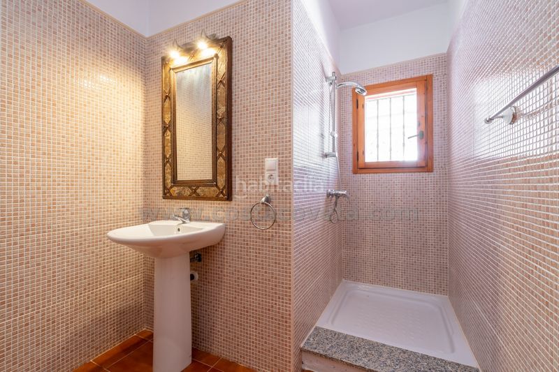 Foto a39873d2-56f7-4ecb-b705-425e00637b5b. Casa amb aparcament a Relleu