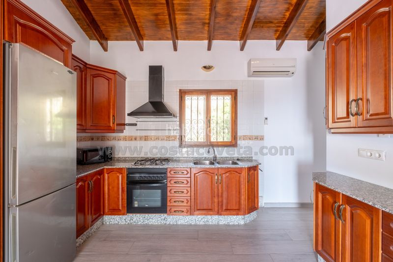 Foto ba74ae6f-4e4c-487f-ba9a-0ce157a35ce1. Casa amb aparcament a Relleu