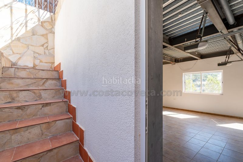Foto e723e196-dcb8-49a4-be38-388b97c98671. Casa amb aparcament a Relleu