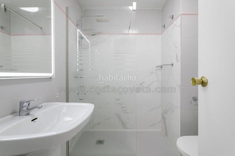 Foto eeacfa99-8ad0-4947-83b1-b0049aef465e. Apartament amb piscina a Pueblo Español-Coveta Fumá Campello (el)