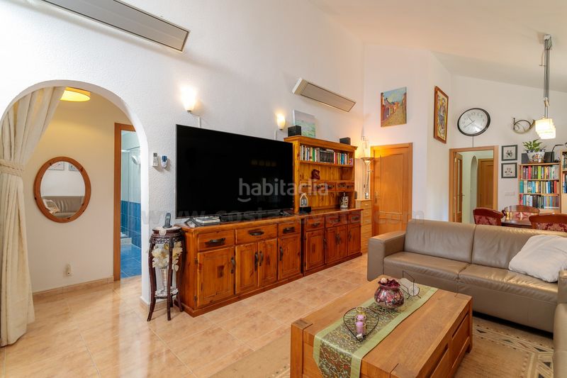 Foto 1846190f-f59d-4ea7-bce8-616e98c00394. Casa aparellada a morret de cabot el 3 a Aigües