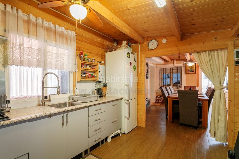 Foto 2e6c583d-d65b-4dd1-bb96-fc9766747554. Casa aparellada a morret de cabot el 3 a Aigües