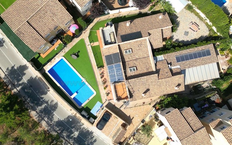 Foto 91d913df-a835-4981-a6ec-287f0efa4b34. Casa aparellada a morret de cabot el 3 a Aigües