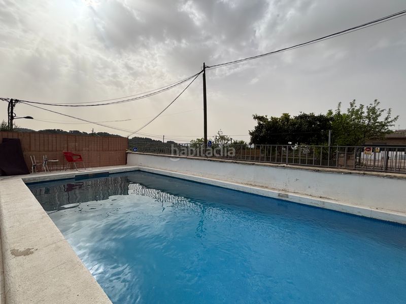 Foto 41918856-23d9-42d0-b84b-8db025240f7a. Xalet amb xemeneia calefacció aparcament piscina a Caldes de Montbui