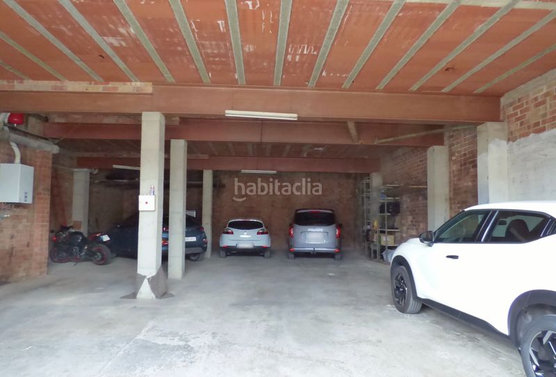 Foto 860d2d59-bcd3-4fec-bdbe-5181e4cb7d7e. Casa amb xemeneia aparcament a Sant Vicenç de Castellet