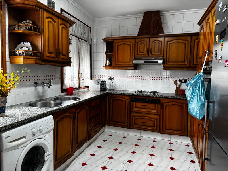 Foto b6c2edbf-f92a-45b0-8c29-98a1f19352eb. Casa amb xemeneia aparcament a Sant Vicenç de Castellet