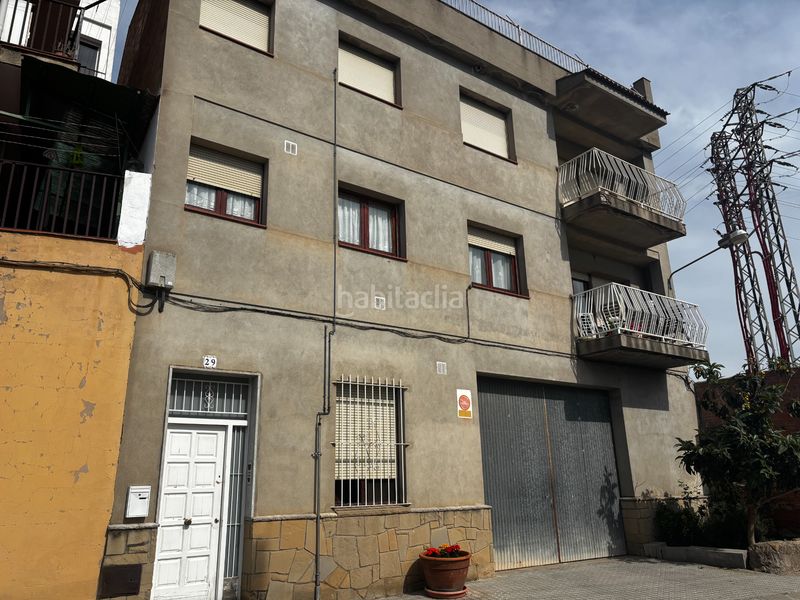 Foto c2f01911-8e91-4389-9ed7-7f33a75257b3. Casa amb xemeneia aparcament a Sant Vicenç de Castellet