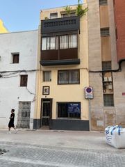 Casa adosada en Carrer de sant pasqual 4. Casa reformada integralmente en el centro de vinaròs | 200 m de