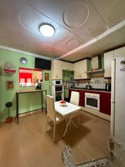 Etagenwohnung  Carrer de sant francesc. Piso de 3 habitaciones con terraza en el coraz�n de vinar�s