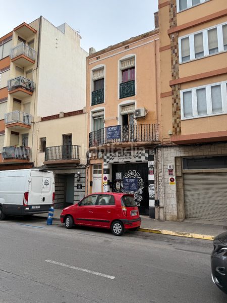 Foto 6e1ed1f1-1e83-41b2-b3ff-9a6de9cc6045. Edifici a carrer de sant francesc 83 a Casco Urbano Vinaròs