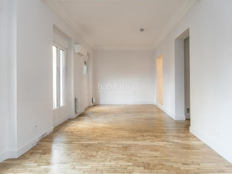 Foto 44ab68c8-a6a9-43b7-b001-eb40be66f32a. Alquiler piso moderno piso recién reformado en Trafalgar Madrid