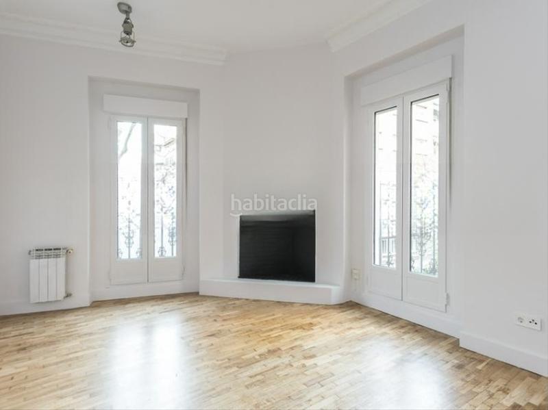 Foto f54ffa66-8526-4072-a2a8-63e78c8943aa. Alquiler piso moderno piso recién reformado en Trafalgar Madrid