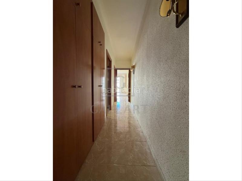 Foto 9defcb1b-f854-408d-b6fd-ca82fb94db7e. Piso espacioso piso de 4 habitaciones junto al hospital clínic en Barcelona